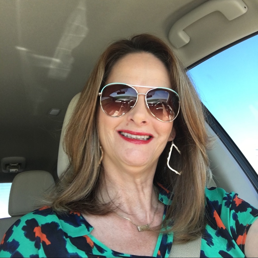 Meet your Posher, Stephanie